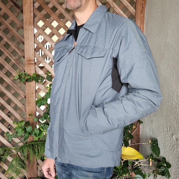 Levi's flap/cargo pockets puffer gray shirt Jacket/shacket  Sz M - Picture 2 of 13